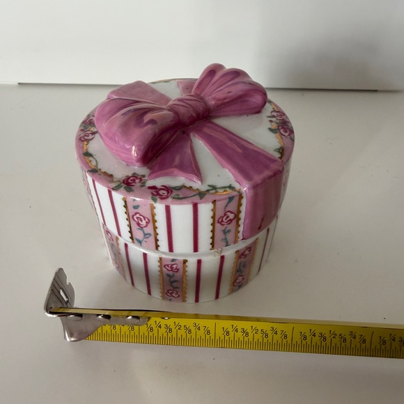 Pink and White Ceramic Gift Box - Picture 5 of 7